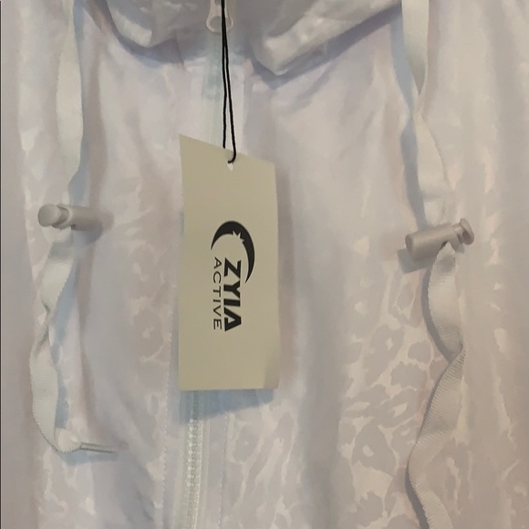 ZIYA- New with Tags! White zip up windbreaker! - Picture 9 of 9